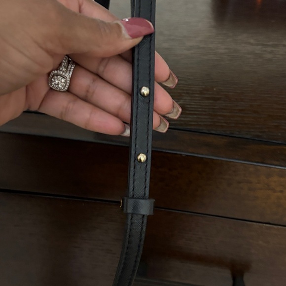 Elegant White and Black Handbag - Picture 15 of 15